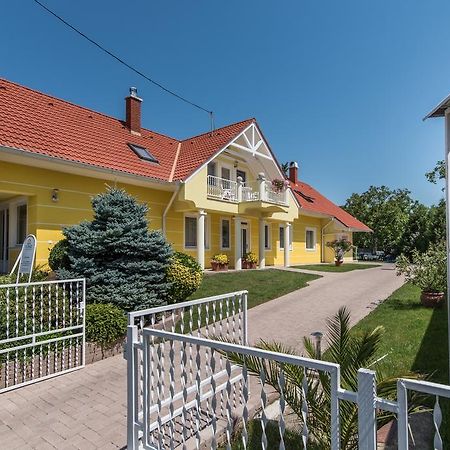 Topáz Apartmanházak Balatongyörök Exterior foto
