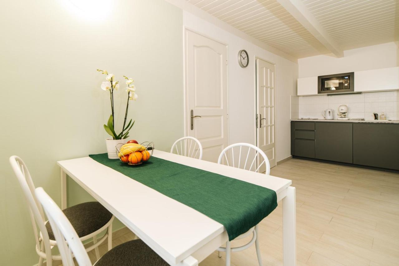 Topáz Apartmanházak Balatongyörök Exterior foto