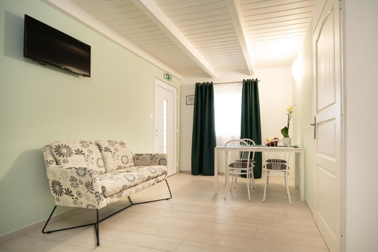 Topáz Apartmanházak Balatongyörök Exterior foto